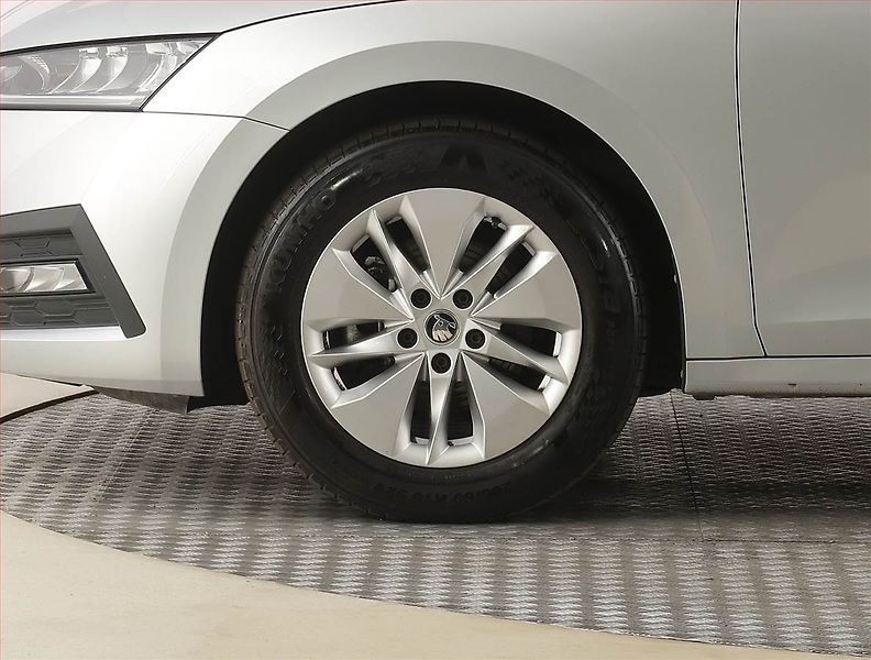 Škoda Octavia (2023) Ambition 2.0 TDI - fotka 14 z 23