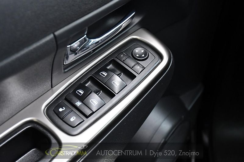 Jeep Cherokee 2.8CRD LIMITED TAŽNÉ - fotka 24 z 44