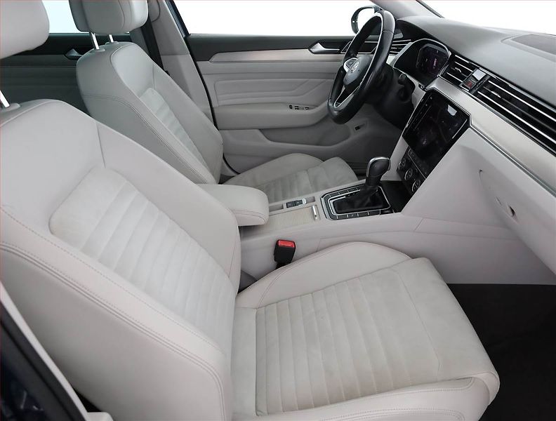 Volkswagen Passat (2020) Elegance 2.0 TDI, Automat - fotka 7 z 19