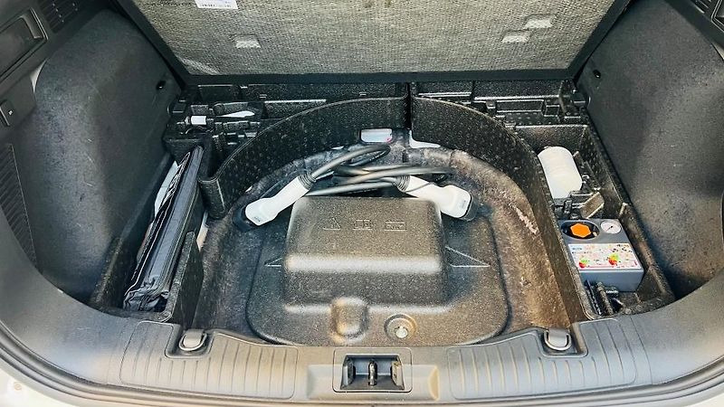 Ford Kuga (2022) 2.5i PHEV 165 kW Vignale AT - fotka 15 z 42