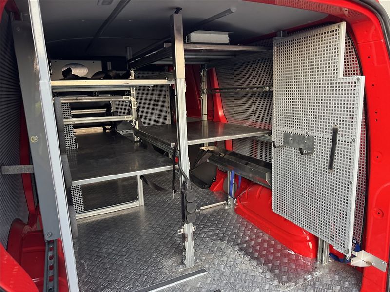 Volkswagen Transporter 2,0 TDI 4MOT LONG DPH 1.maj ČR - fotka 18 z 50