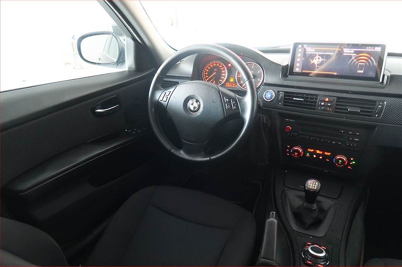 BMW Řada 3 (2010) 320 d, nová STK, CZ doklady - fotka 7 z 19