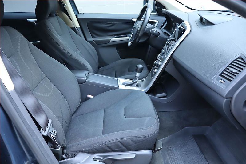 Volvo XC60 (2009) D3, 4X4, Navi, Tempomat - fotka 9 z 19