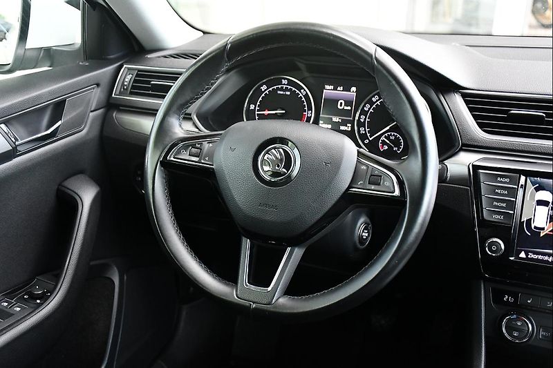 Škoda Superb 1.6TDi 88kW STYLE - fotka 6 z 40