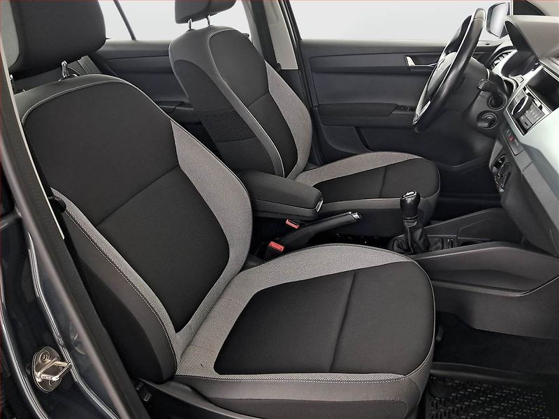 Škoda Fabia (2017) Ambition 1.0, ČR,1.maj - fotka 9 z 16