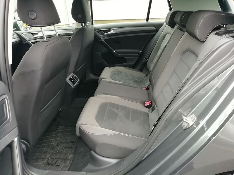 Volkswagen Golf 1,4 TSI Comfortline 92 kW - fotka 6 z 17