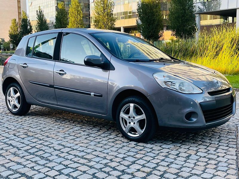 Renault Clio 1.2i 55KW MANUÁL 1MAJITEL  - fotka 9 z 42
