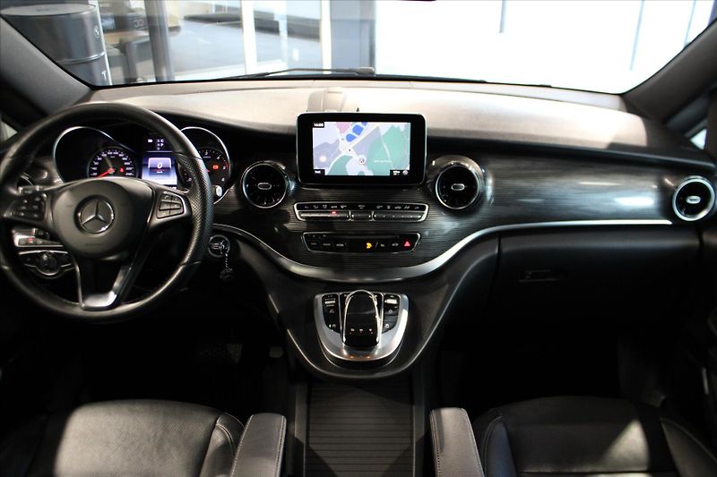 Mercedes-Benz Třídy V 300d 4MATIC Long 7míst DIS/Nez - fotka 11 z 33