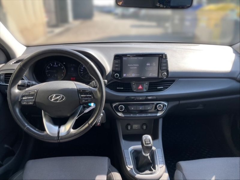 Hyundai i30 1,0 TGDI Family Comfort - fotka 9 z 11