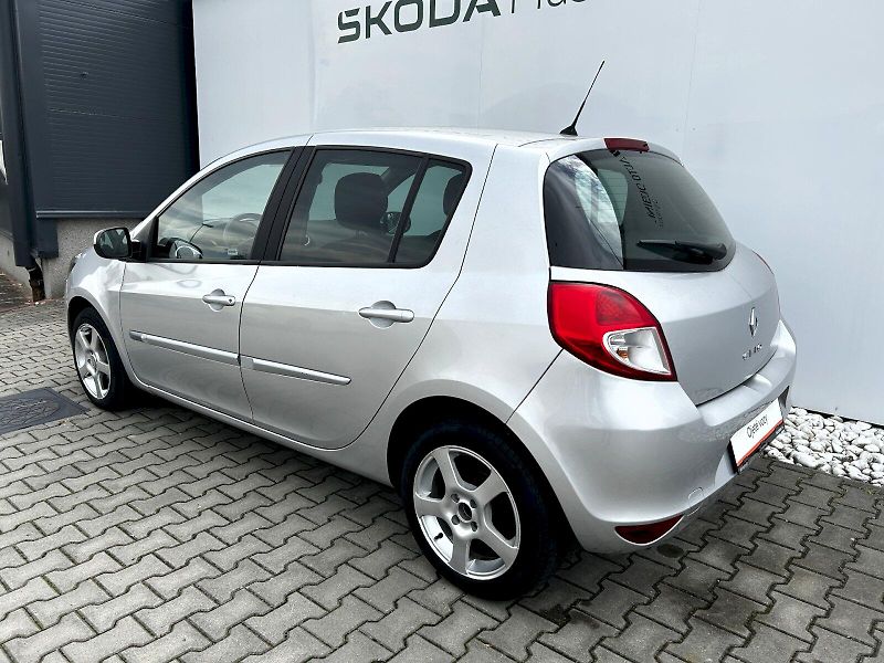 Renault Clio (2011) 1.2 16V 55kW MP5 Authentique - fotka 25 z 26