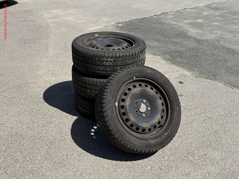Ford Focus (2011) 1.6 i, ČR, servis.kniha, AC - fotka 15 z 15