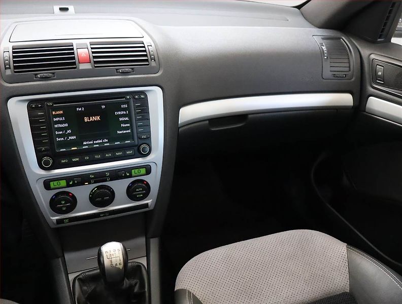 Škoda Octavia (2007) RS 2.0 TDI, Serv.kniha, Navi - fotka 8 z 18