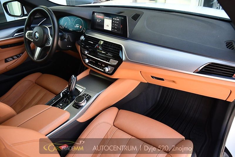 BMW Řada 5 530xD M-SPORT H&K HUD ACC PANO - fotka 10 z 51