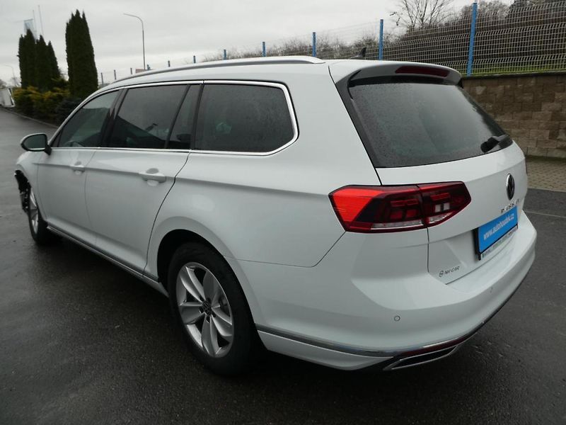 Volkswagen Passat Kombi 2,0 TDi 110kW automat na - fotka 4 z 15