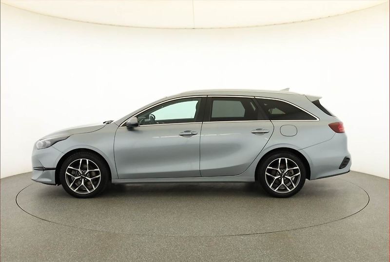 Kia Ceed (2025) 1.5 T-GDI - fotka 3 z 21
