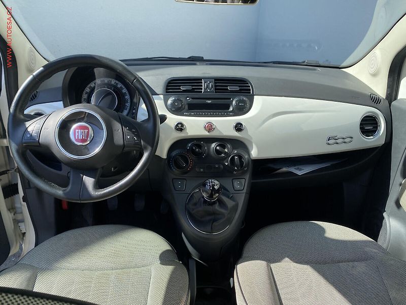 Fiat 500 (2011) 1.2i, Lounge, panor - fotka 8 z 15