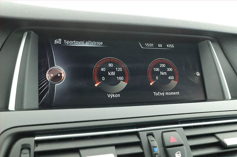 BMW Řada 5 (2015) 520d xDrive, 4X4, Automat - fotka 19 z 34