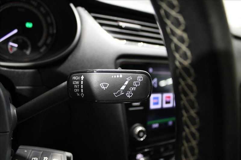 Škoda Octavia 2,0 TSI RS 1.majitel - fotka 18 z 30