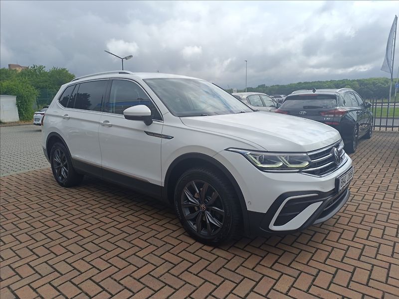 Volkswagen Tiguan Allspace 2,0 TDi DSG 4x4 Rezervace - fotka 5 z 25