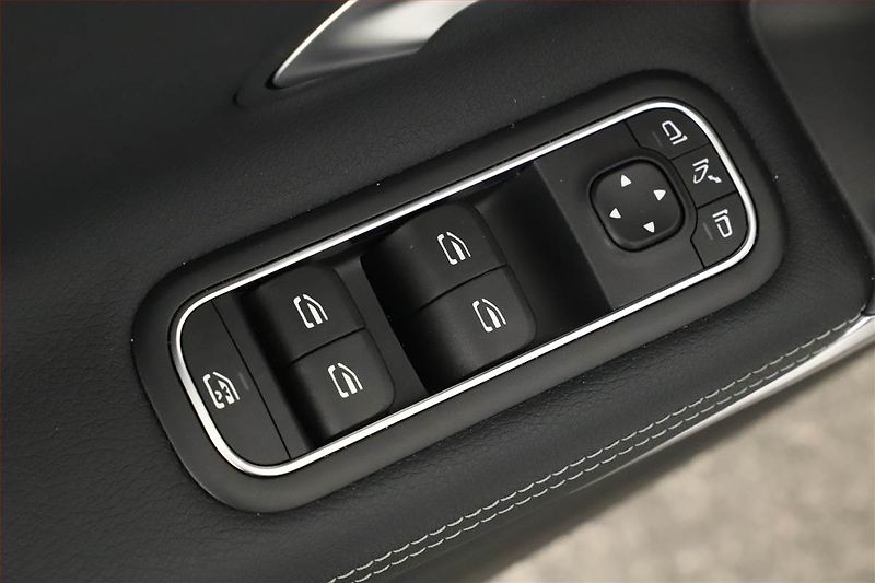 Mercedes-Benz Třídy A (2025) A 200 - fotka 22 z 25