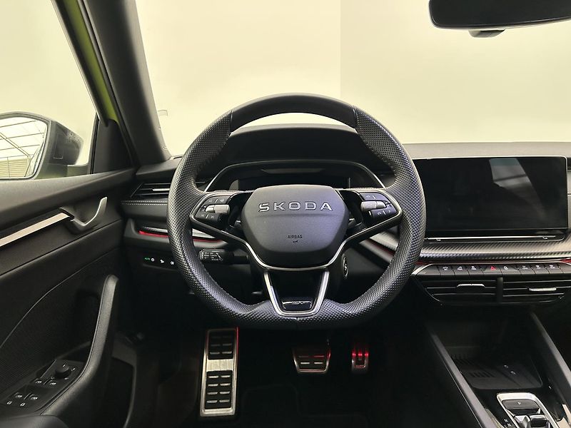 Škoda Octavia 2.0 TSI 4x4 SportLine - fotka 31 z 31
