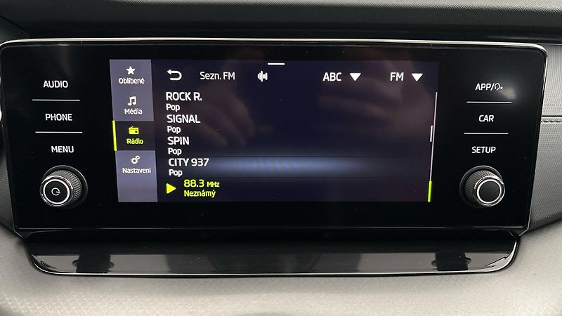 Škoda Octavia 2.0 TDI DSG Ambition Combi - fotka 11 z 25