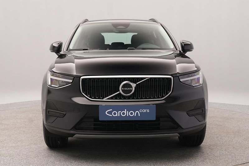 Volvo XC40 (2026) B3 AUT ESSENTIAL - fotka 15 z 20