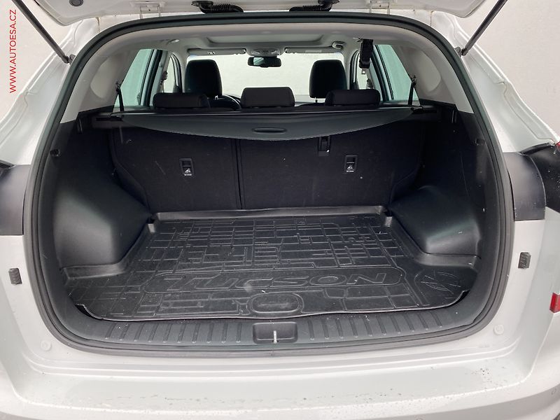 Hyundai Tucson (2019) 1.6 CRDi, AT, panor, navi - fotka 7 z 19