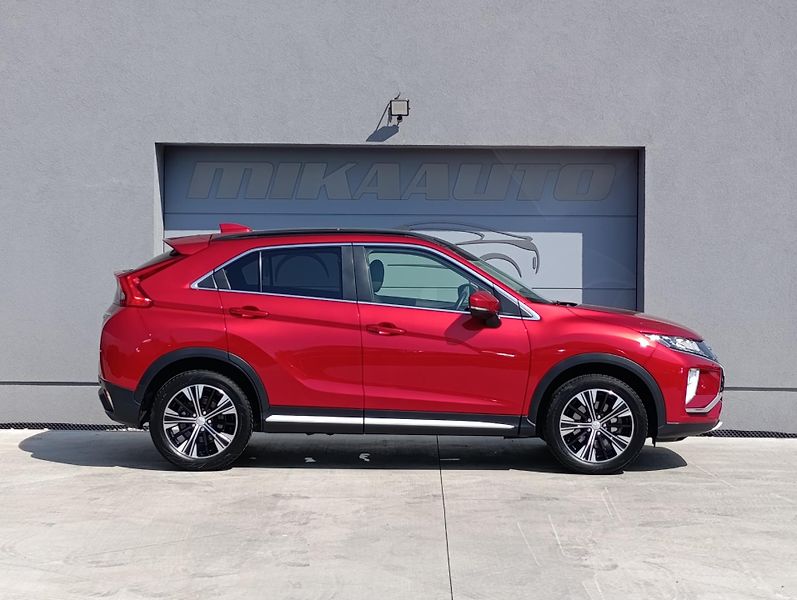Mitsubishi Eclipse Cross 1.5T-MIVEC INSTYLE ČR  - fotka 4 z 35