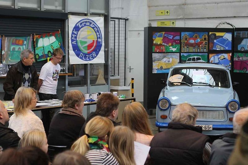 Výstava vozů Trabant při křtu knihy v plzeňském Depu 2015