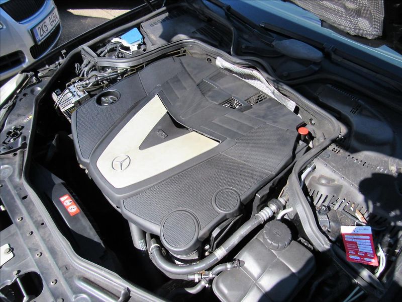 Mercedes-Benz CLS 3,0 320 CDi 7-GR-Tronic Elegan - fotka 29 z 30