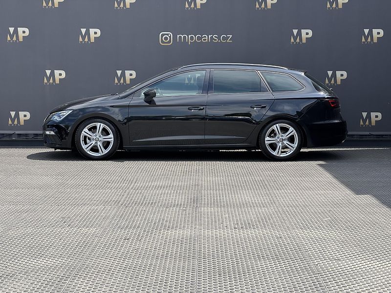 Seat Leon (2018) 1.5TSi MAN FR Virtual PANO RZV - fotka 5 z 52