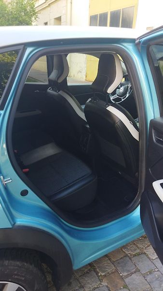Renault Captur (2020) 1,6 Intens E-TECH - fotka 7 z 9