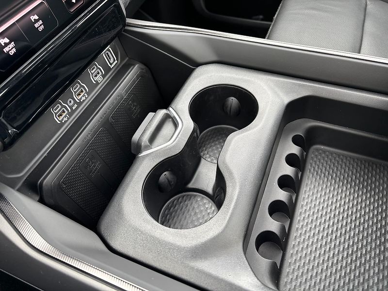 Dodge RAM 3.0 I6 426k REBEL PREMIUM EDIT - fotka 38 z 76