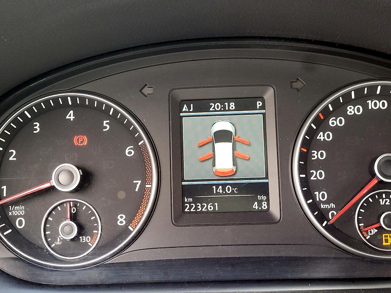 Volkswagen Touran 1,4 DSG Highline, nové ROZVODY - fotka 39 z 46