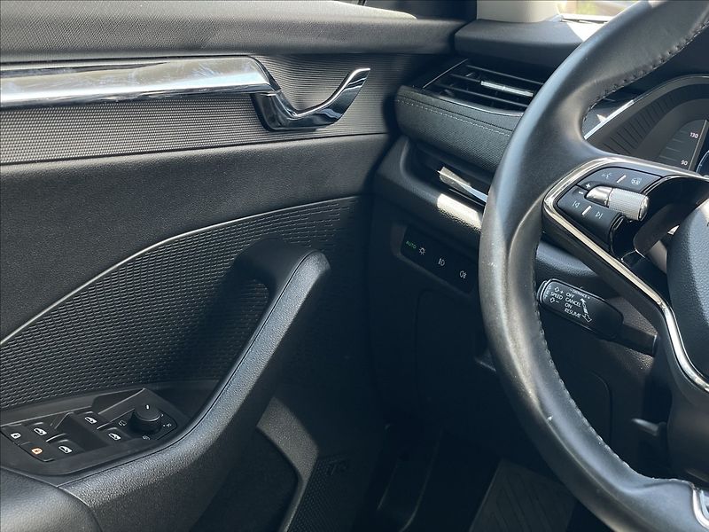 Škoda Octavia 2,0 TDI Style+ TZ+Canton+NAV - fotka 15 z 23