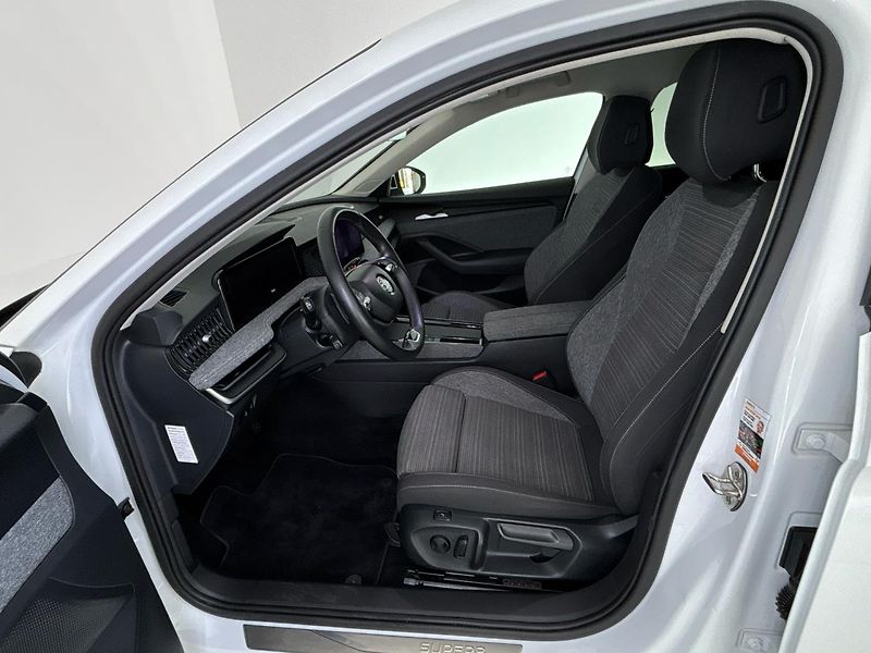 Škoda Superb Selection DSG - fotka 7 z 30