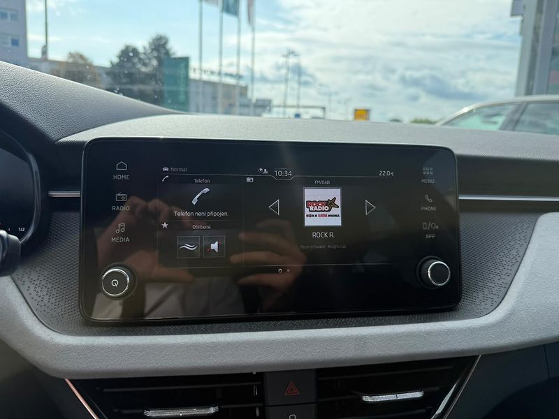 Škoda Scala Top Selection 1.0 TSI 85kW - fotka 12 z 24
