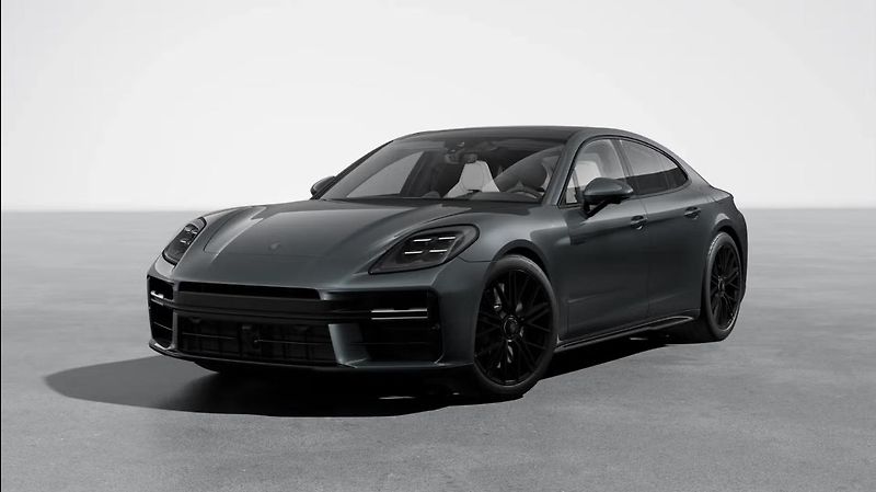 Porsche Panamera (2025) Turbo E-Hybrid - fotka 2 z 9