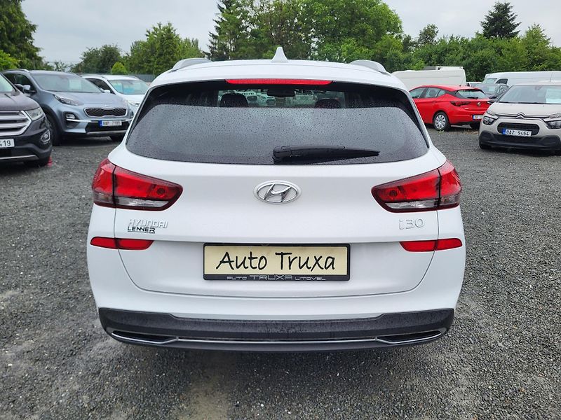 Hyundai i30 WG 1.5 T-GDI 118kW SMART *ČR - fotka 39 z 44