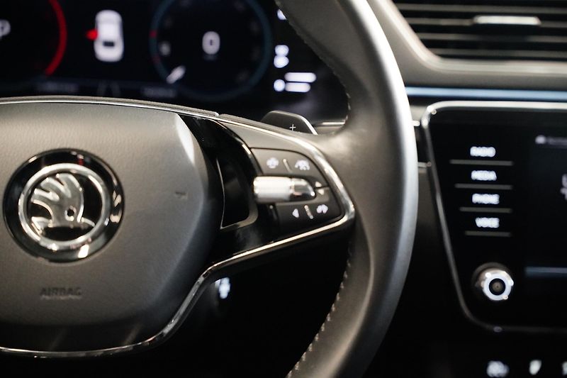 Škoda Superb - fotka 17 z 27