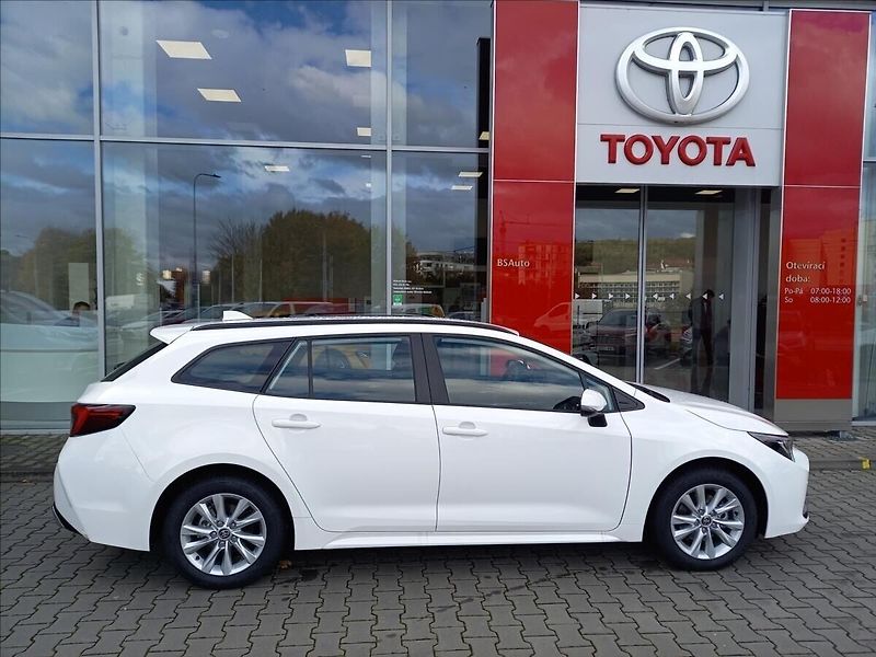 Toyota Corolla 1.8 Comfort - fotka 6 z 16