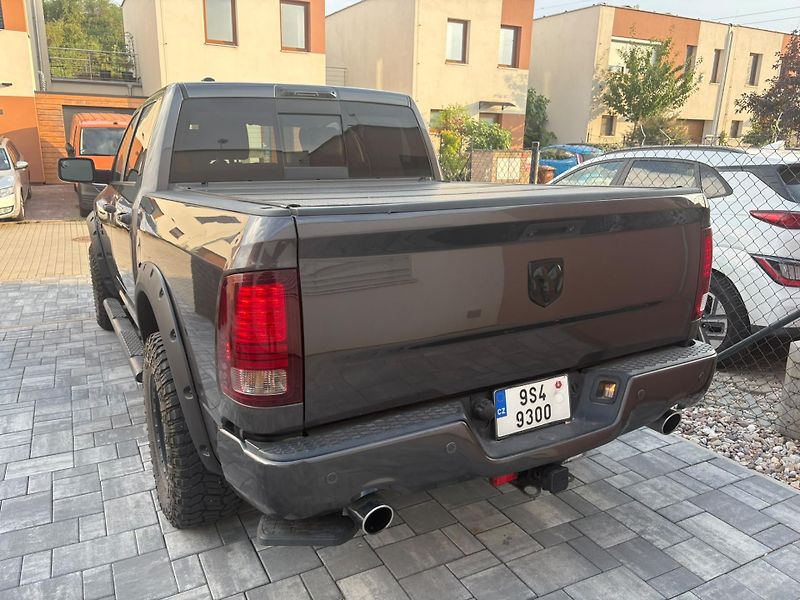 Dodge RAM (2018) DODGE RAM 5,7 HEMI - fotka 13 z 13