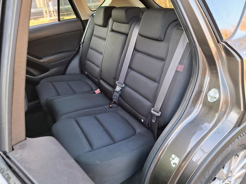Mazda CX-5 2.0 121 kw Rezervace - fotka 20 z 39