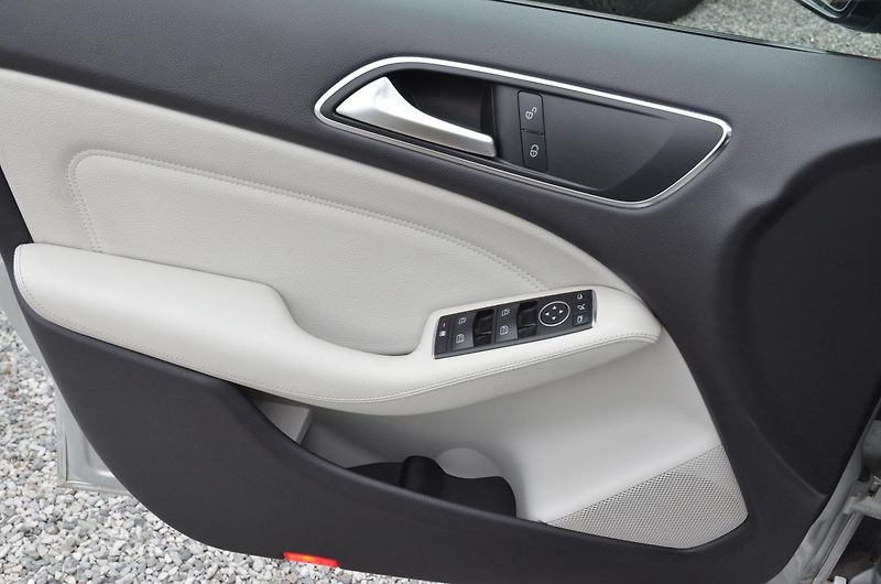 Mercedes-Benz Třídy B (2014) B 180 CDi / NAVI / Bi-XENON - fotka 24 z 32