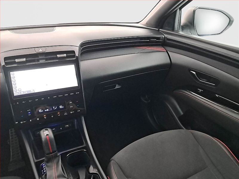 Hyundai Tucson (2023) 1.6 T-GDI - fotka 8 z 21