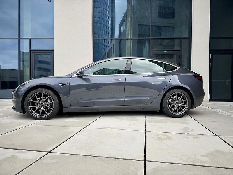 Tesla Model 3 LONG RANGE 4x4 1 MAJITEL - fotka 3 z 46