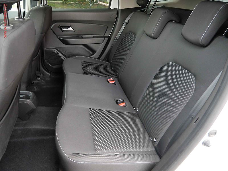 Dacia Duster (2020) 1.5 dCi, ČR, AC, park.asist - fotka 10 z 19