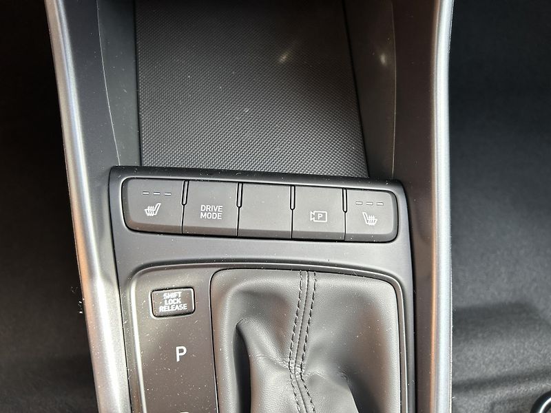 Hyundai i20 26 1,0 T-GDI DCT GO PLUS! - fotka 26 z 29