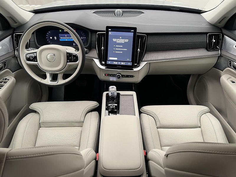 Volvo XC90 (2026) T8 AWD RECHARGE PLUS AUT - fotka 2 z 49